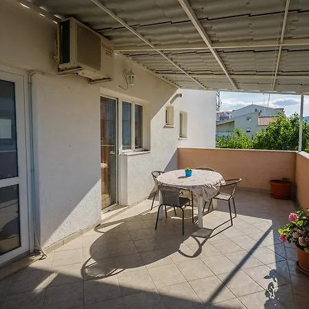 Natalija Apartment Kastela